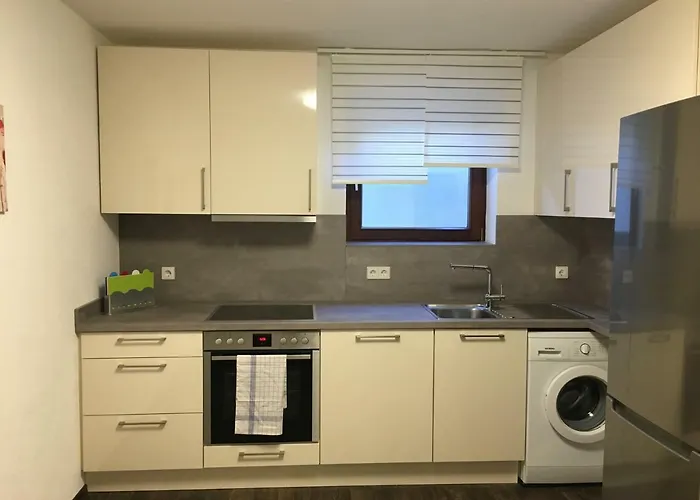 Bei Victoria إشنهوزِن